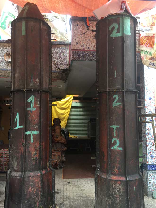 Dùng móng tay tạo hình rồng trên những cặp nến khủng nhất Việt Nam